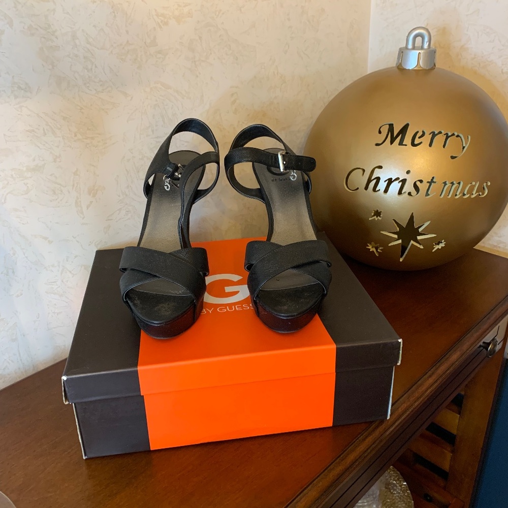 Guess Black Strappy 5” Sandal Heels Size 9M.